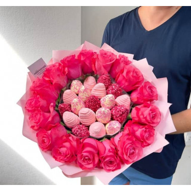 Клубничный букет «Pink»