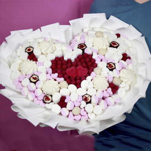 Букет из маршмеллоу и мармелада с зефирками и конфетами "i love you"